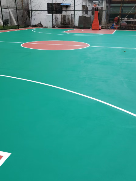 左权 球场长期使用易出现地面开裂